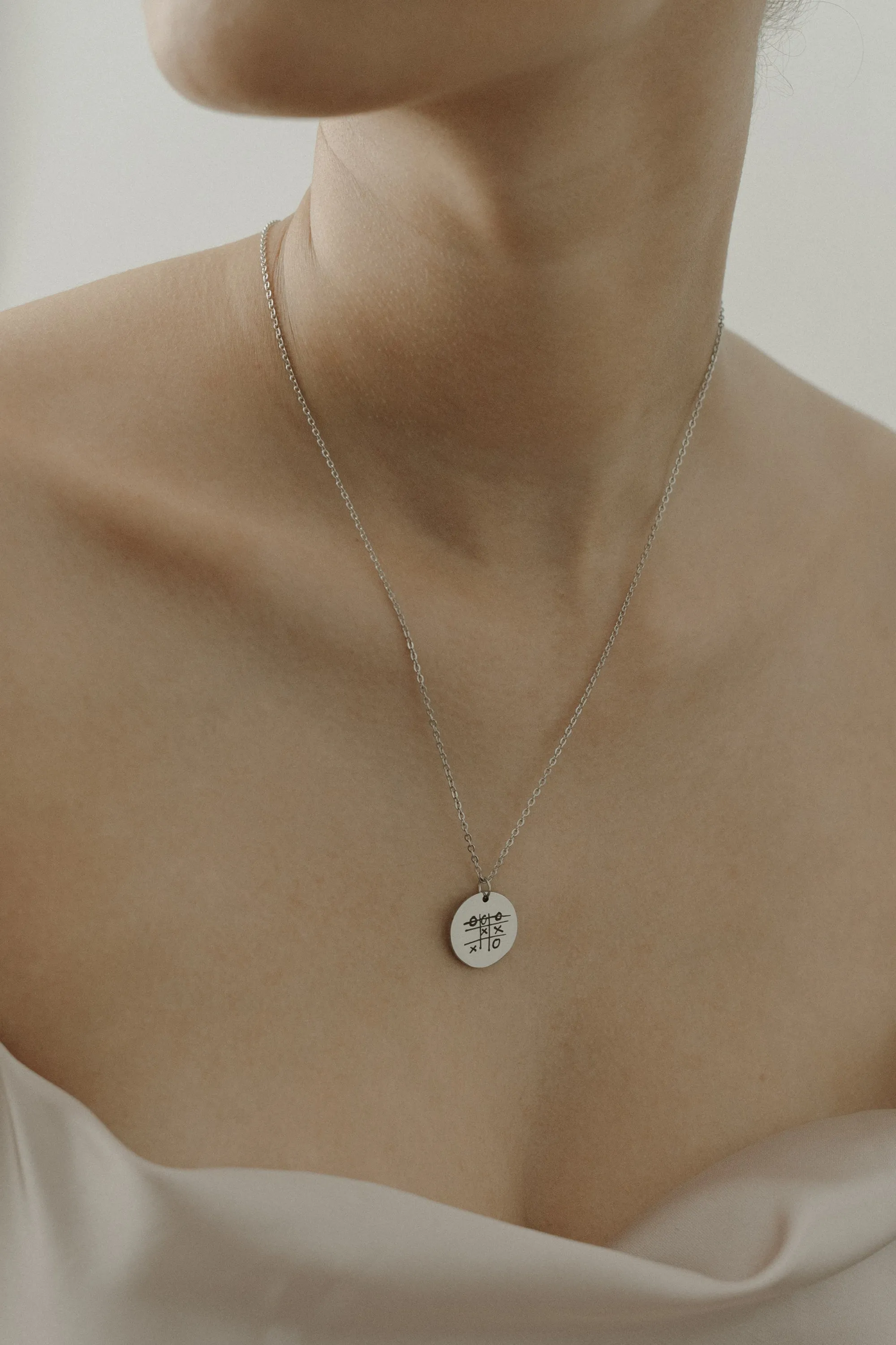 Epithet Disc Necklace 18mm [Personalize]