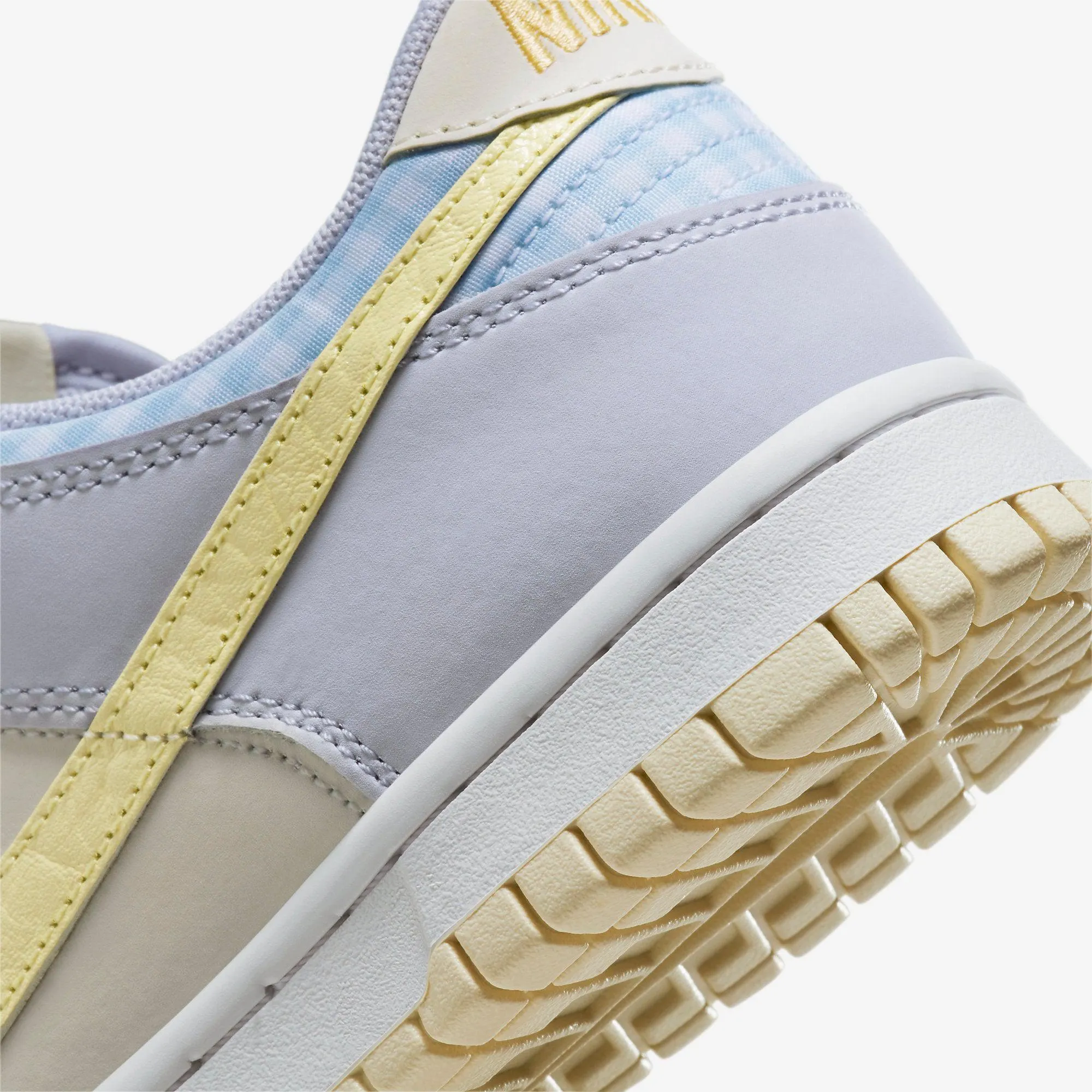 (GS) Nike Dunk Low SE 'Easter' (2023) FJ4641-536