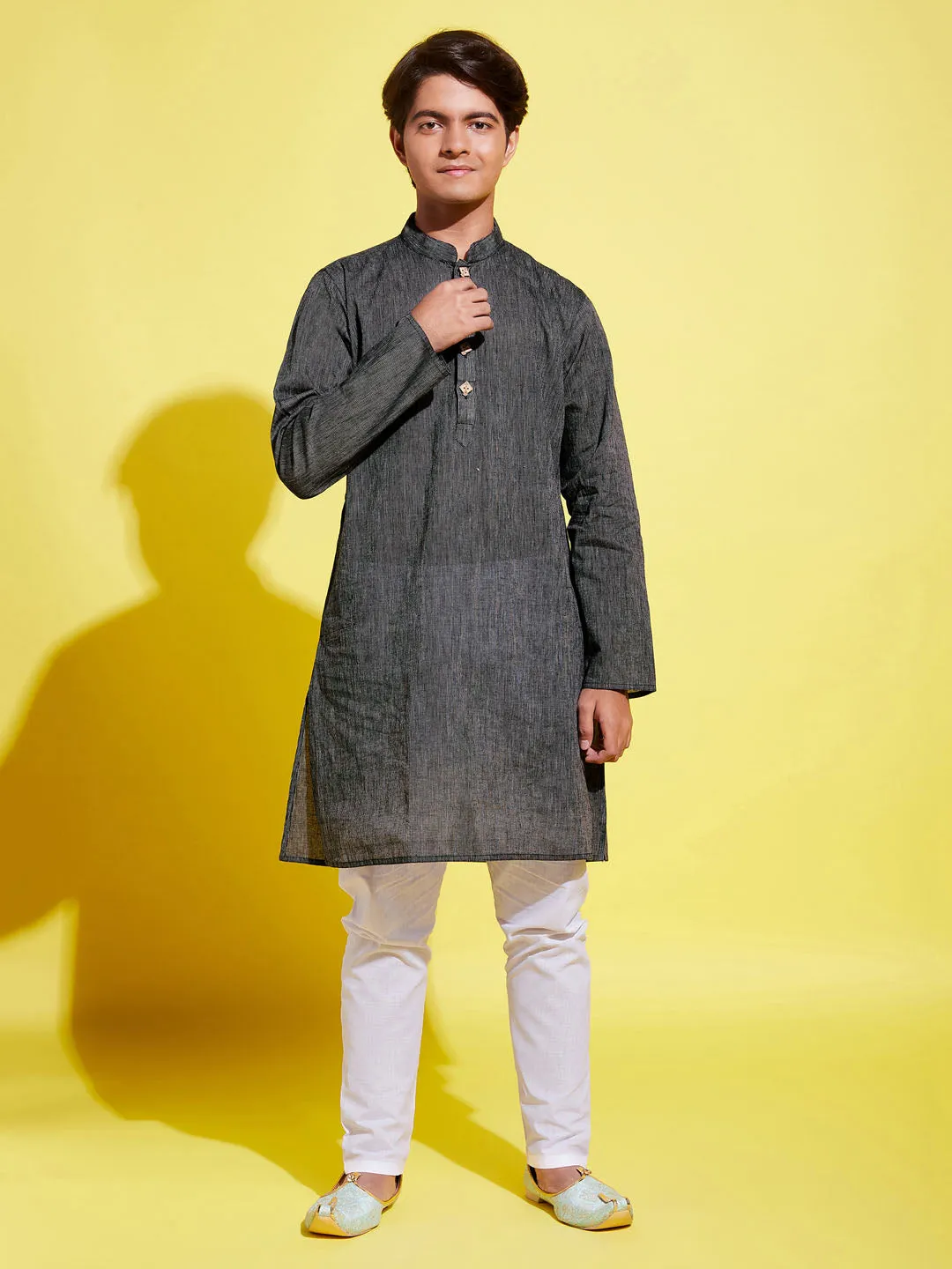 VASTRAMAY Boy's Black Cotton Kurta and Pyjama Set